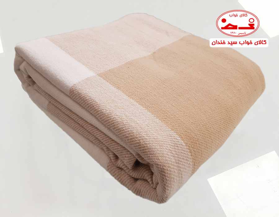 پتو سفری برق لامع کرم پتو سفری برق لامع کرم